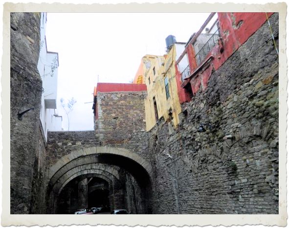 Entre d'un des nombreux tunnels